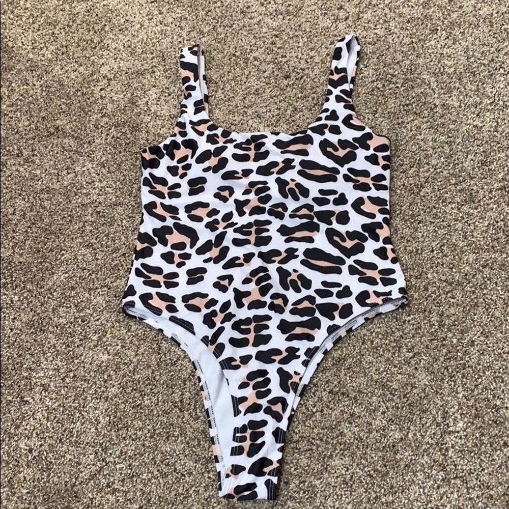 HIGH LEG LEOPARD ONE PIECE SWIMSUIT